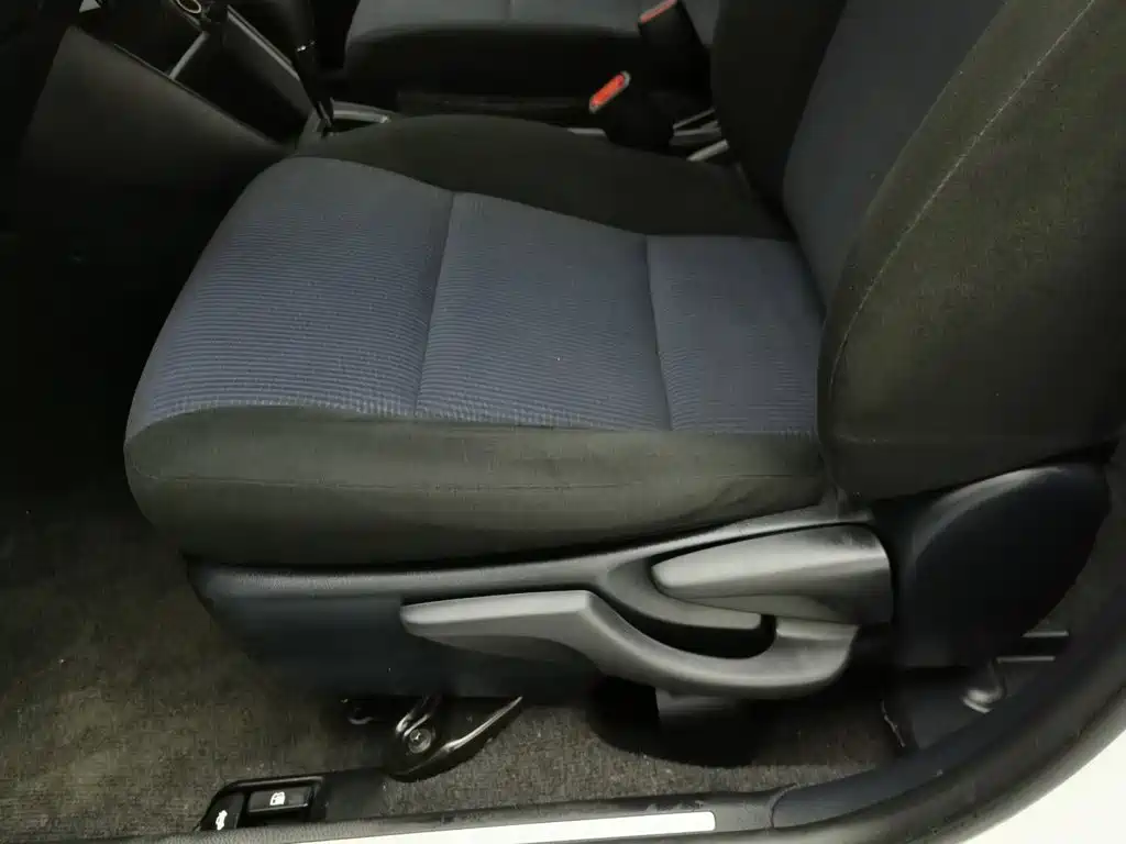 Toyota Yaris L — фото 20