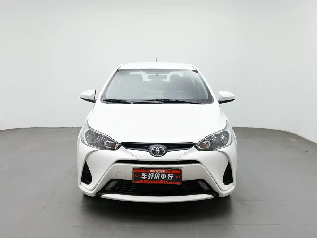 Toyota Yaris L — фото 3