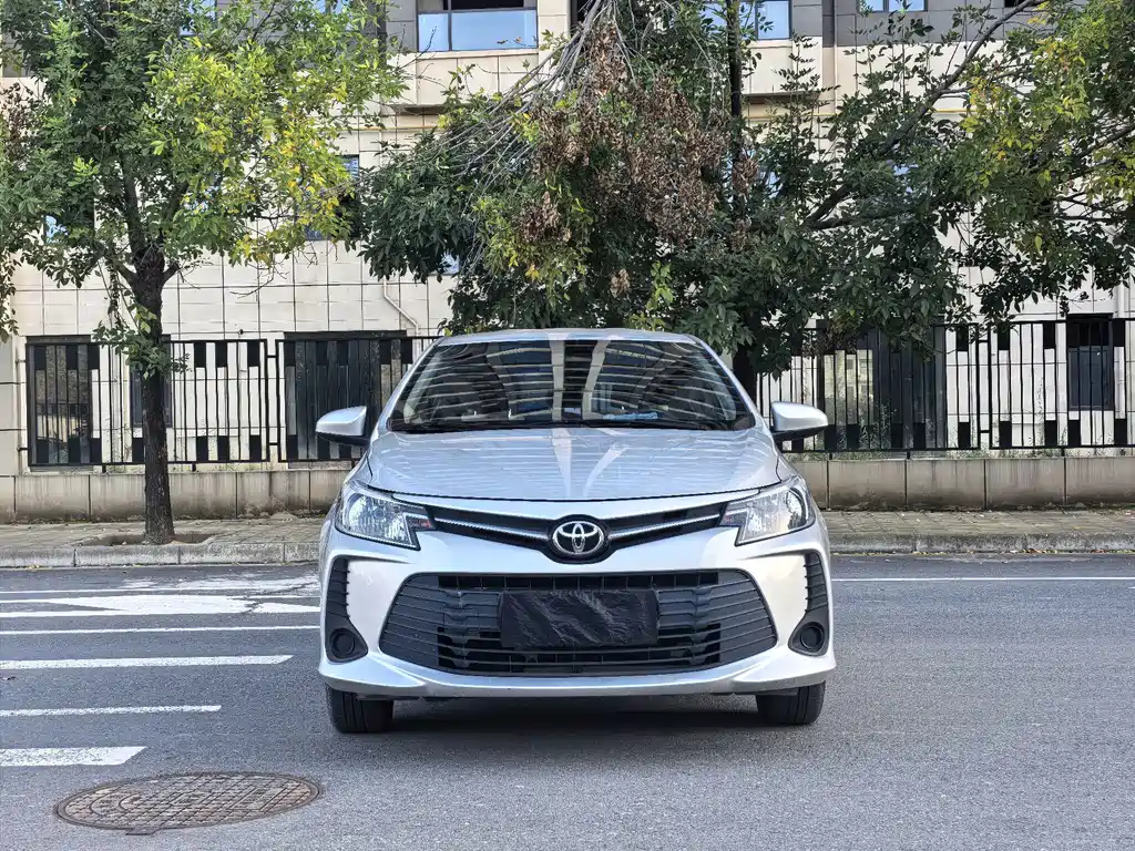Toyota Vios — фото 2