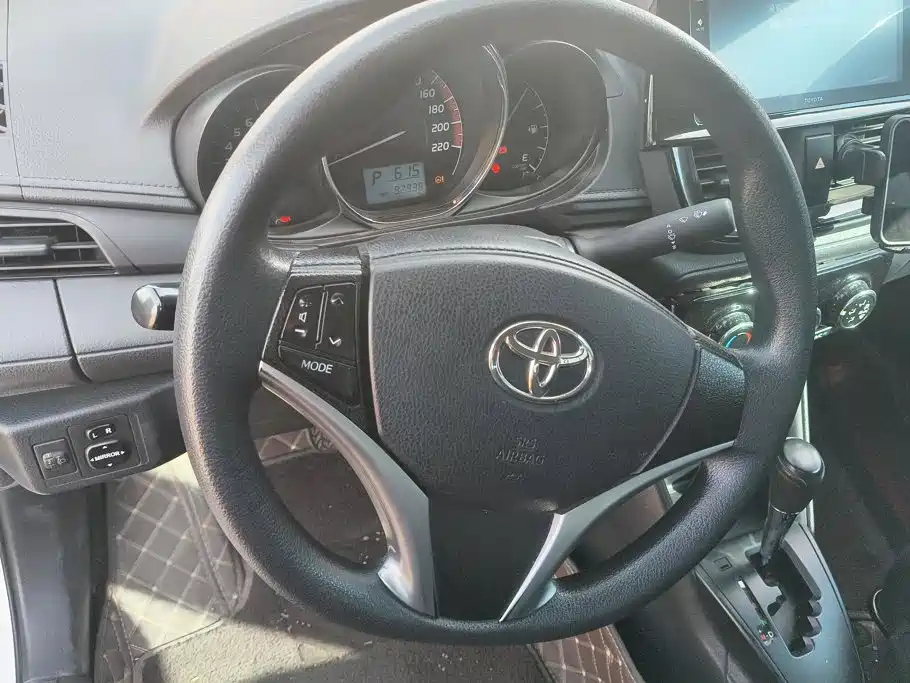 Toyota Vios — фото 15