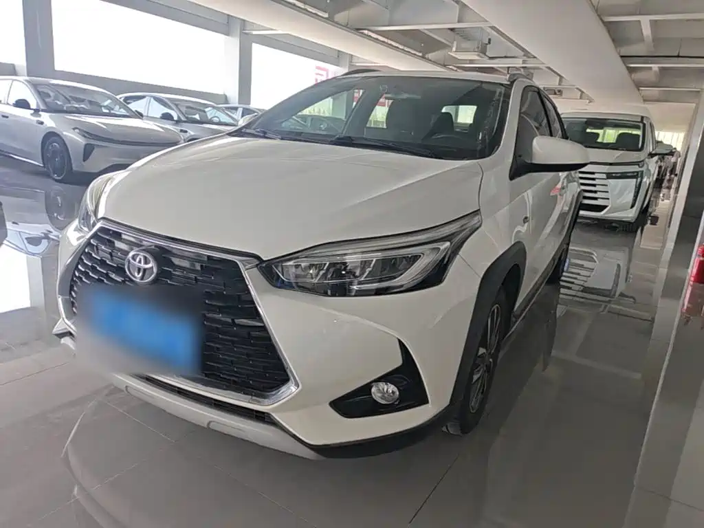 Toyota Yaris L — фото 2