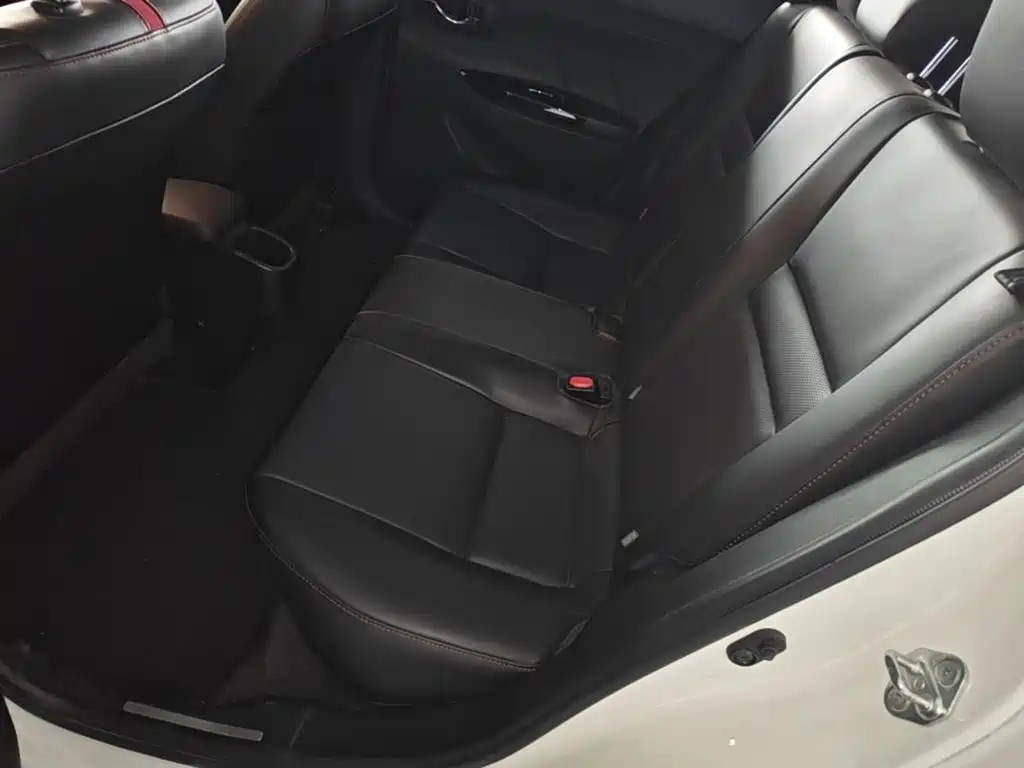 Toyota Yaris L — фото 17