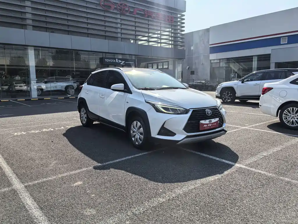 Toyota Yaris L — фото 3