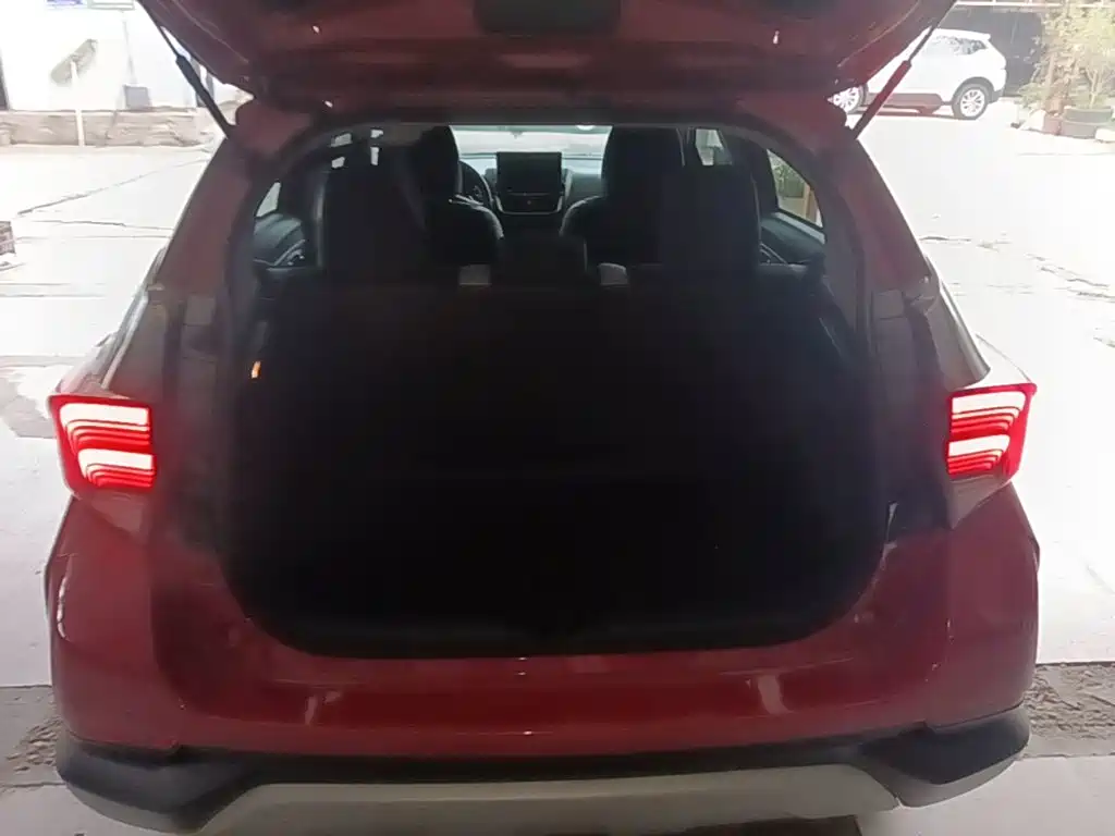 Toyota Yaris L — фото 19