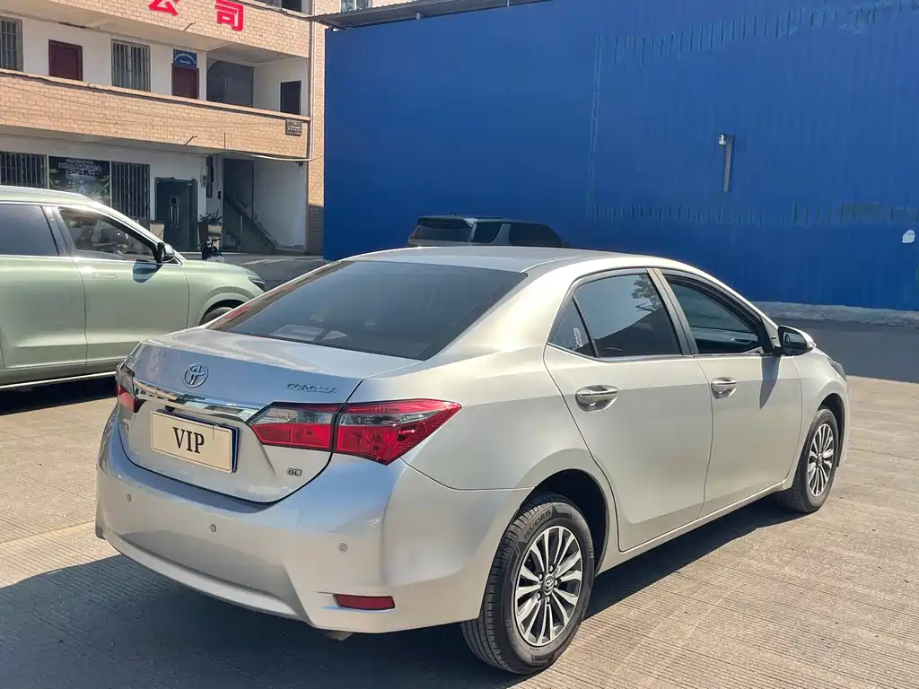 Toyota Corolla — фото 5