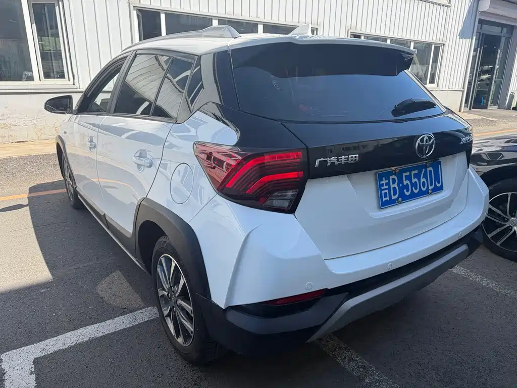 Toyota Yaris L — фото 6