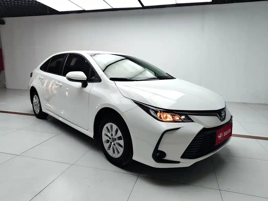 Toyota Corolla — фото 3