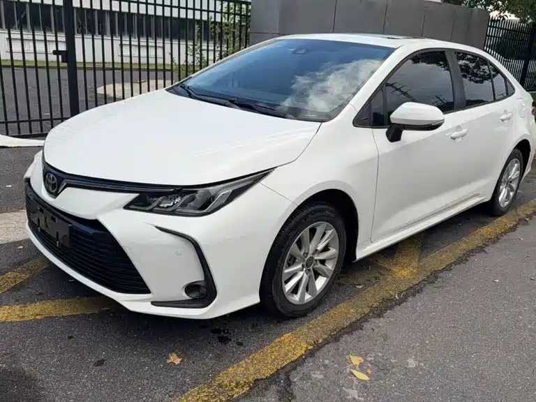 Toyota Corolla — фото 2