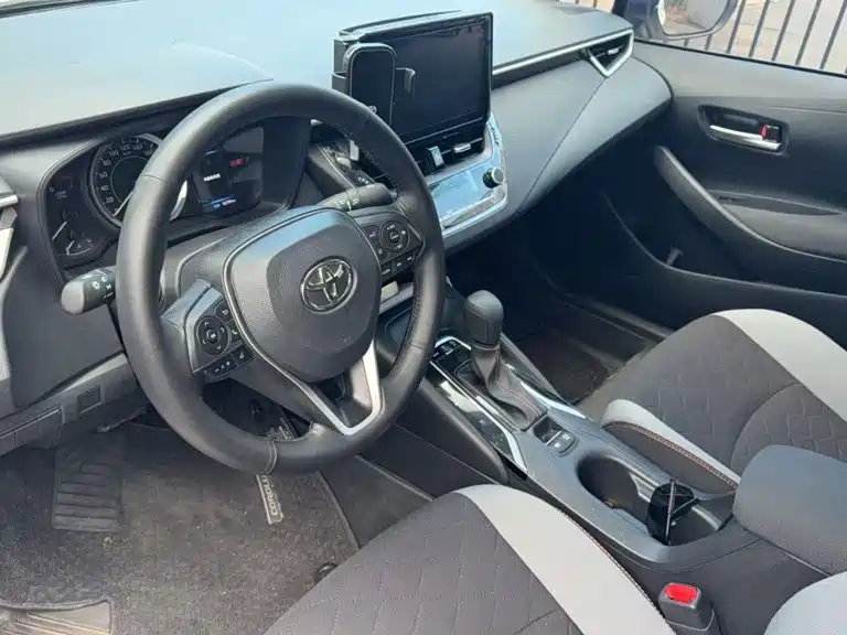 Toyota Corolla — фото 3