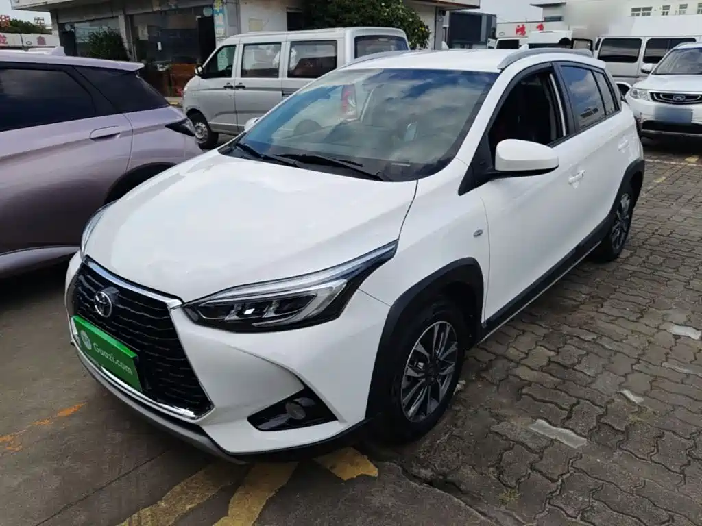 Toyota Yaris L — фото 2