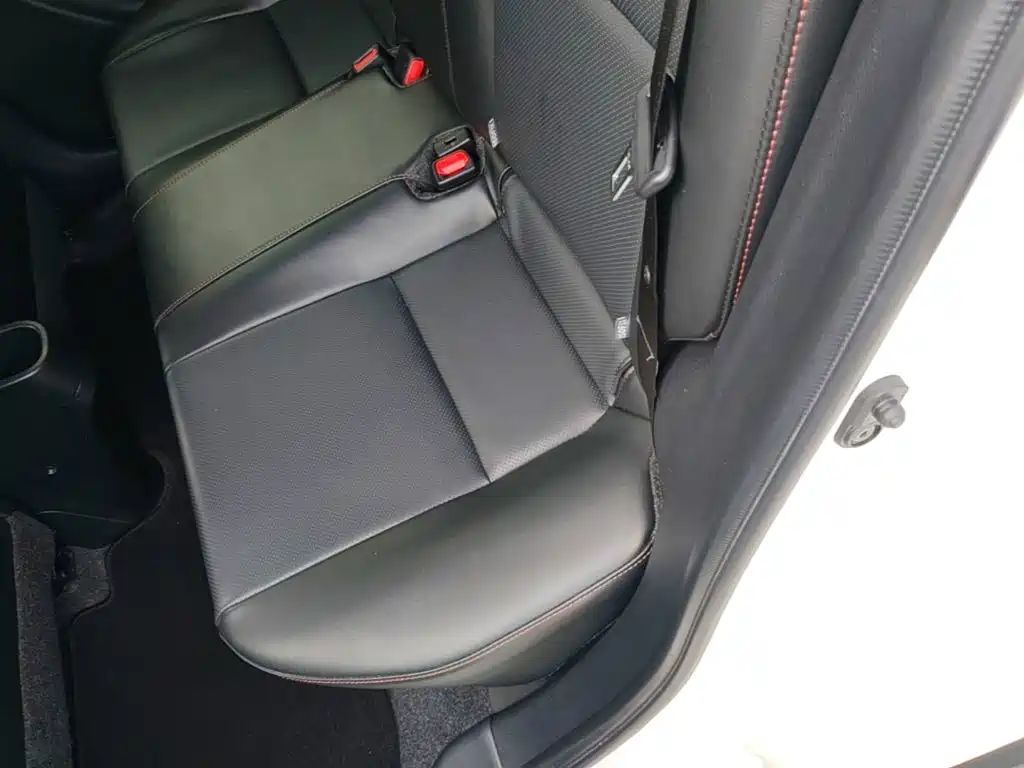 Toyota Yaris L — фото 17
