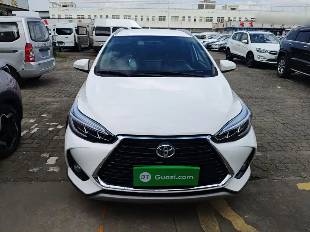 Toyota Yaris L — фото 3