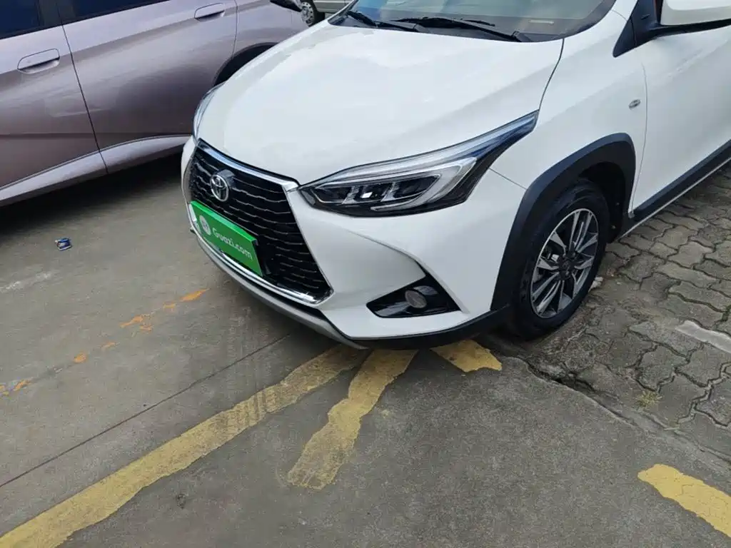 Toyota Yaris L — фото 24