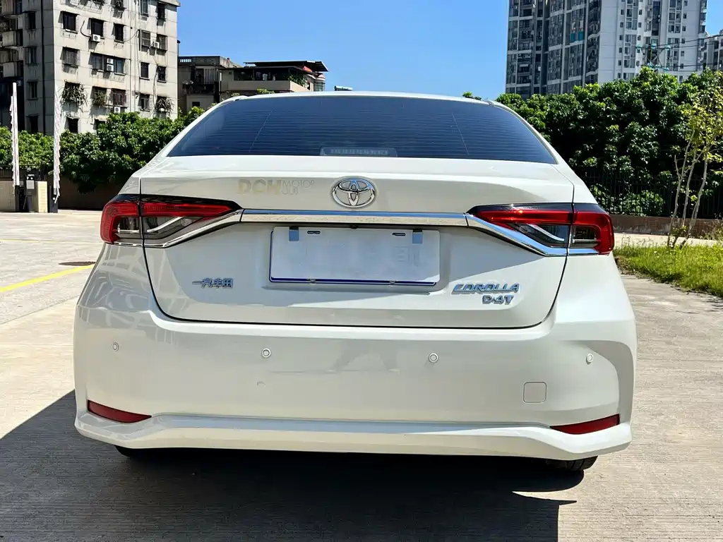 Toyota Corolla — фото 8