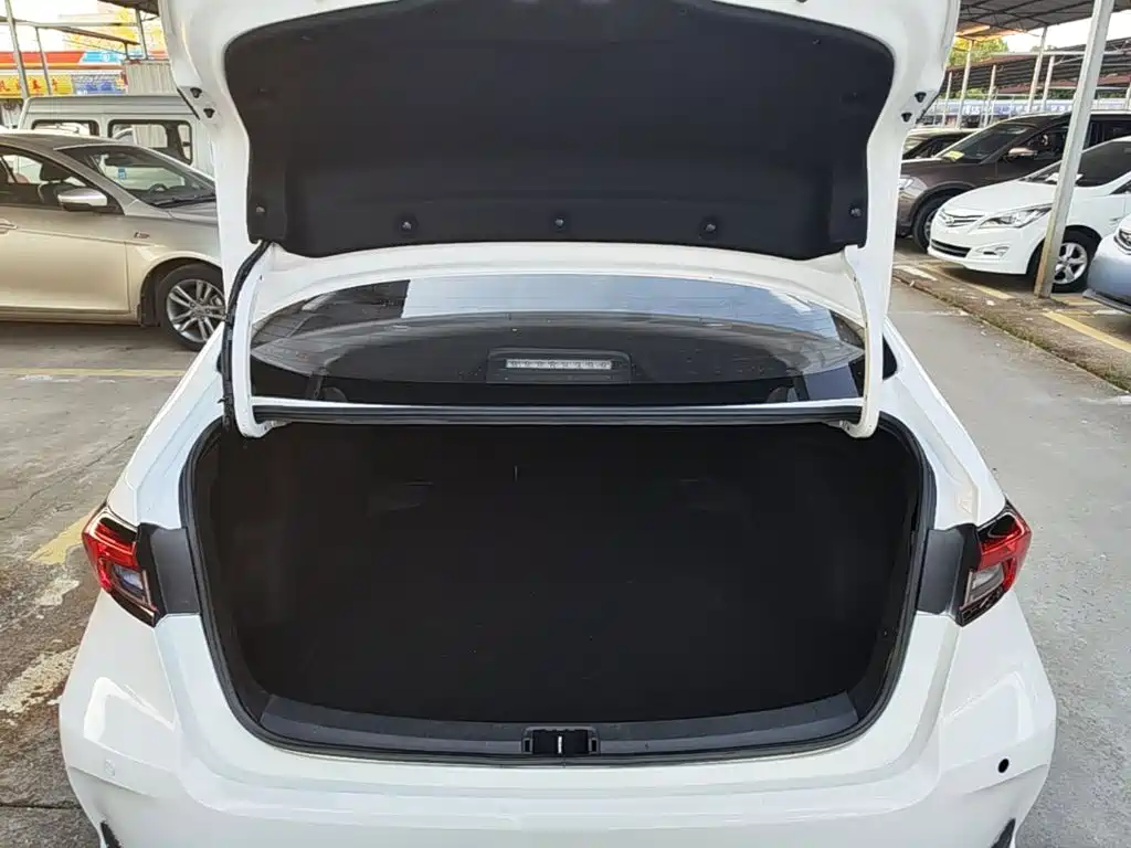 Toyota Allion — фото 19