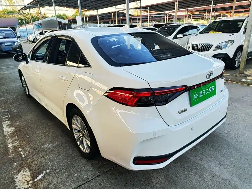 Toyota Allion — фото 5