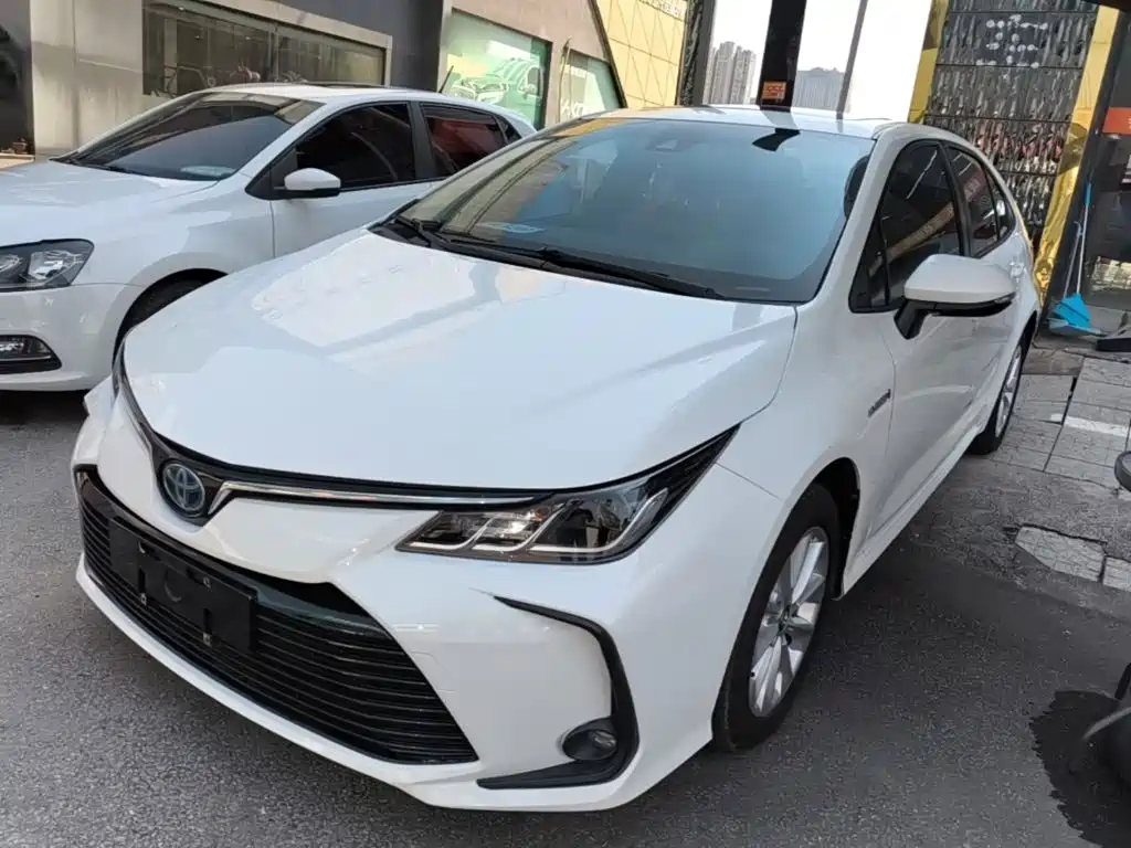 Toyota Corolla — фото 2