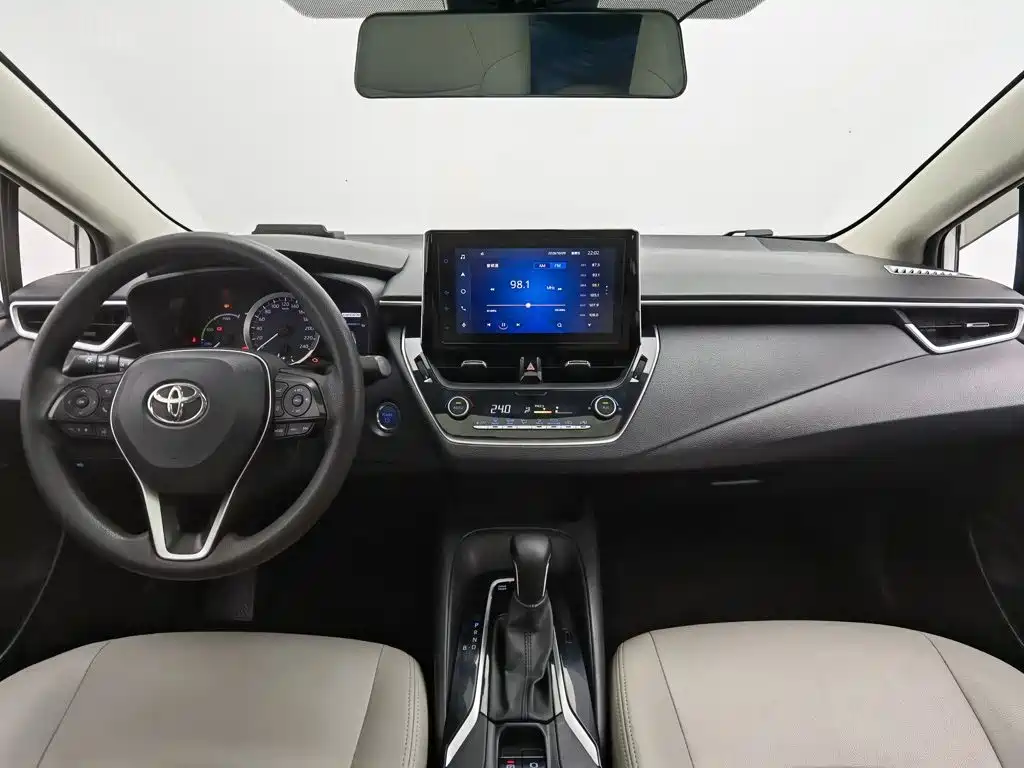 Toyota Corolla — фото 5
