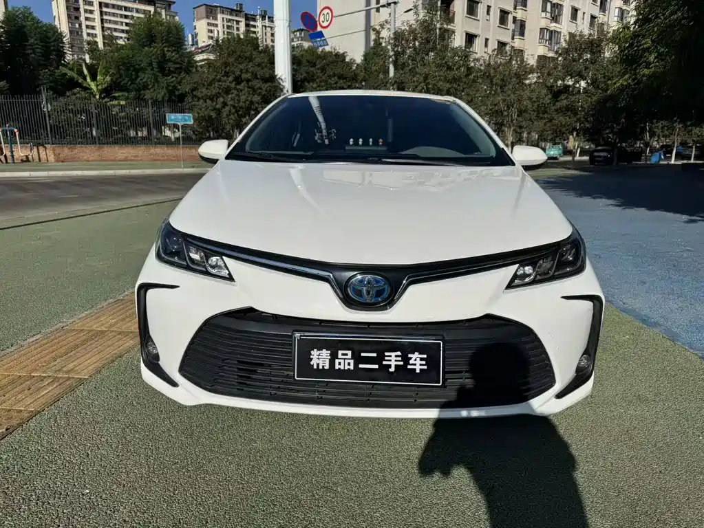 Toyota Corolla — фото 2