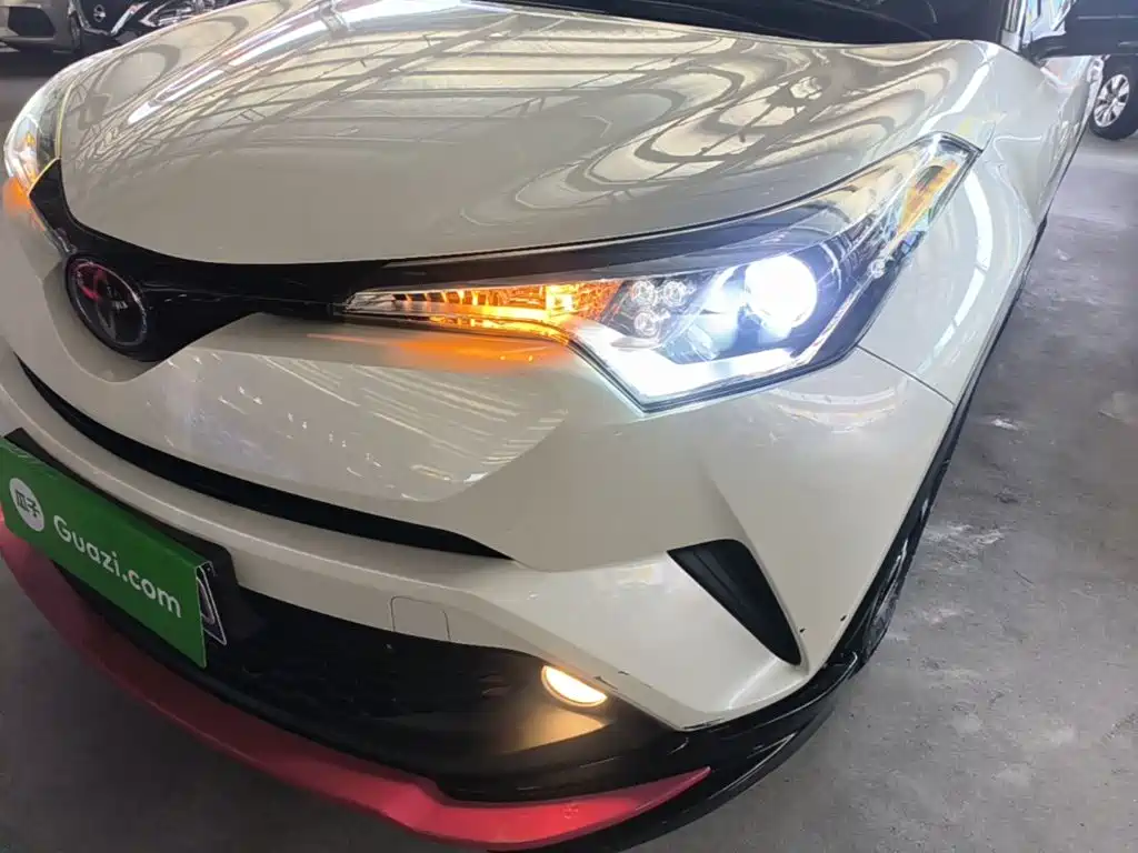 Toyota C-HR — фото 24