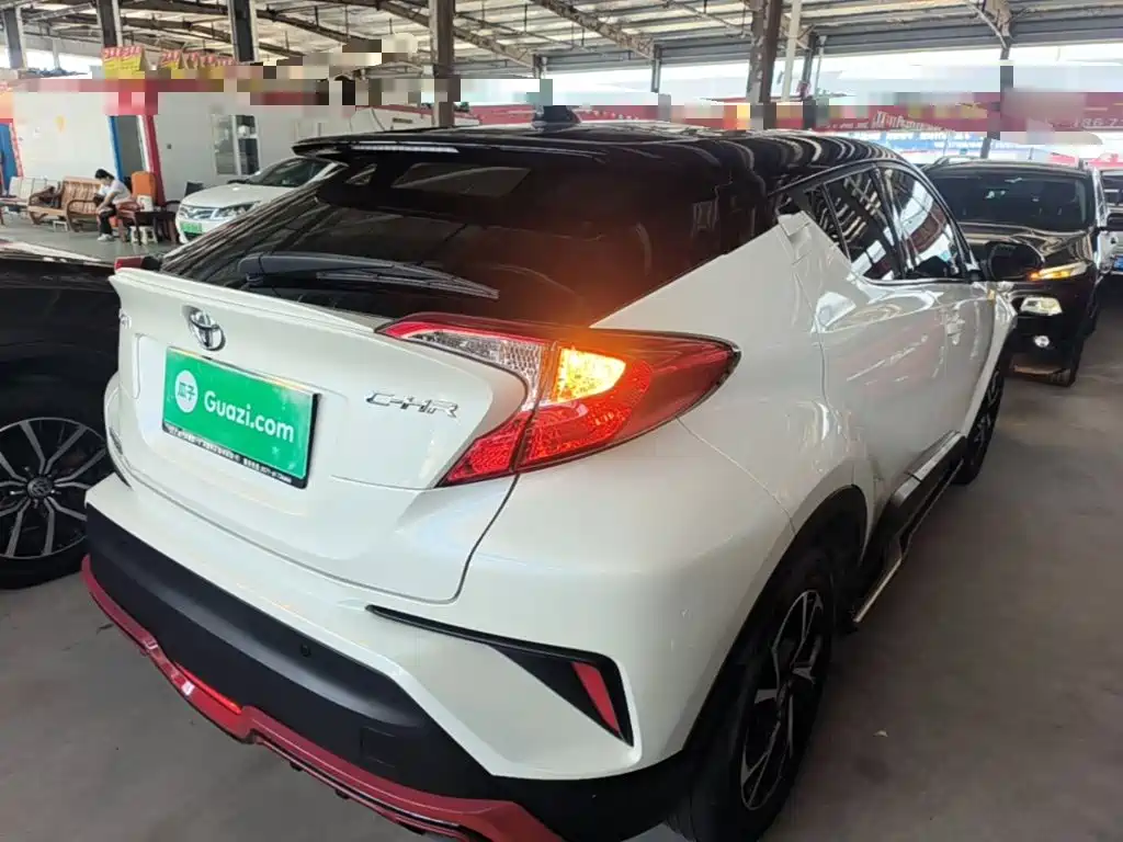 Toyota C-HR — фото 7