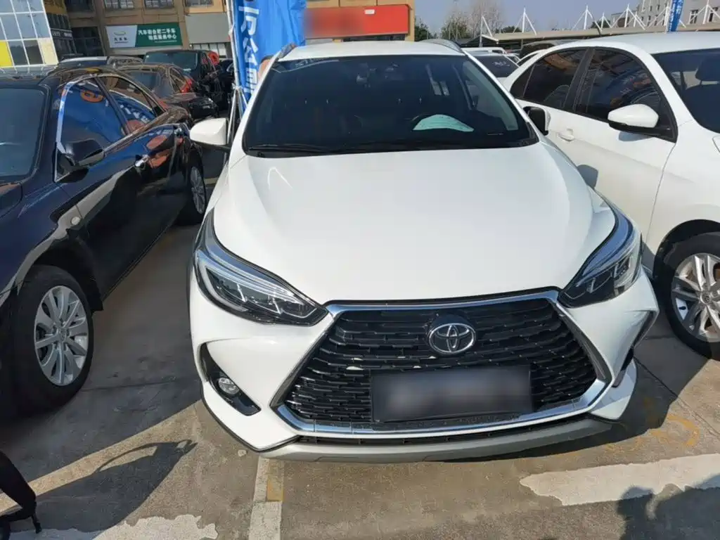 Toyota Yaris L — фото 3