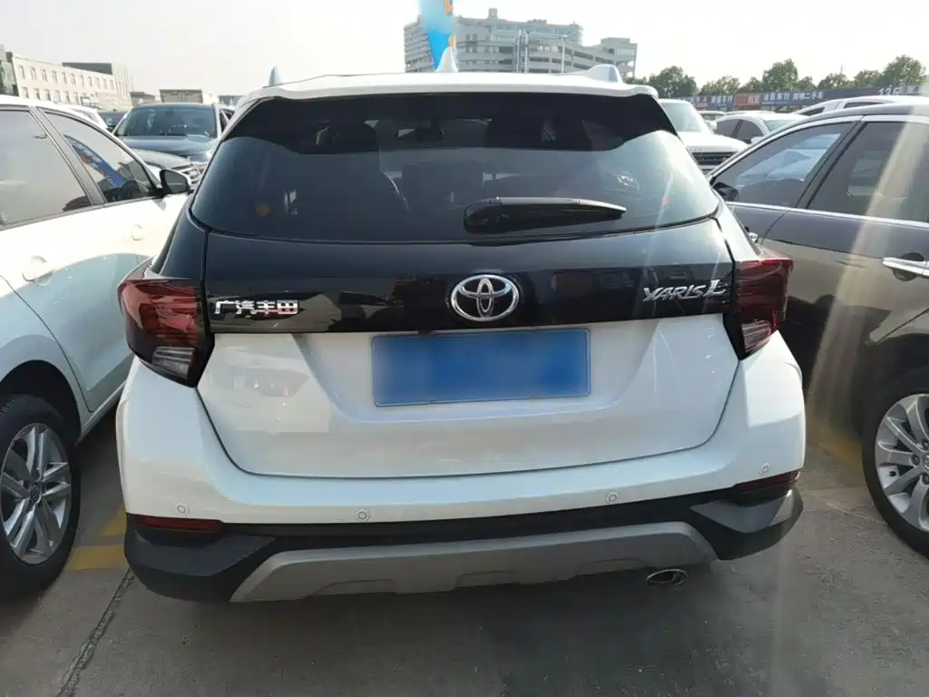 Toyota Yaris L — фото 6