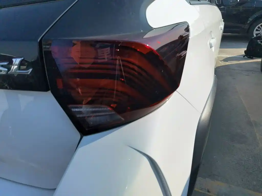 Toyota Yaris L — фото 8