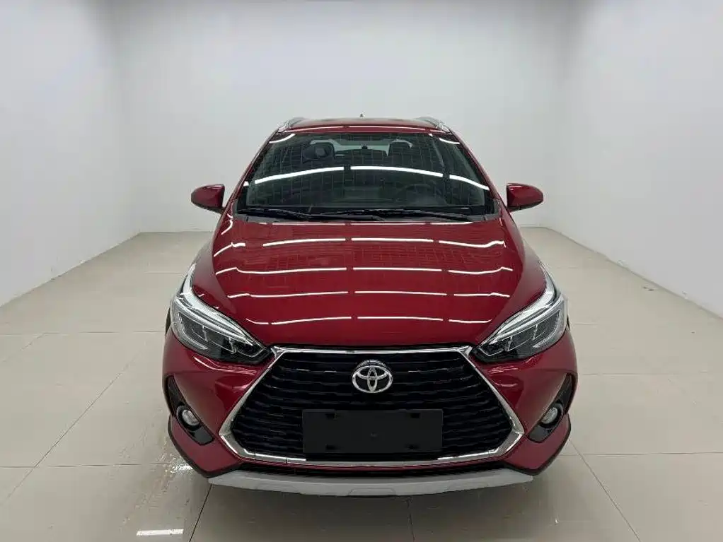 Toyota Yaris L — фото 2