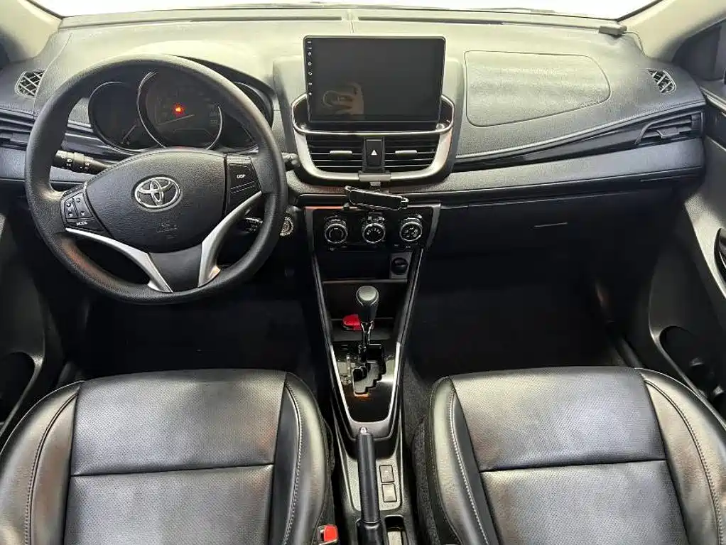 Toyota Yaris L — фото 15