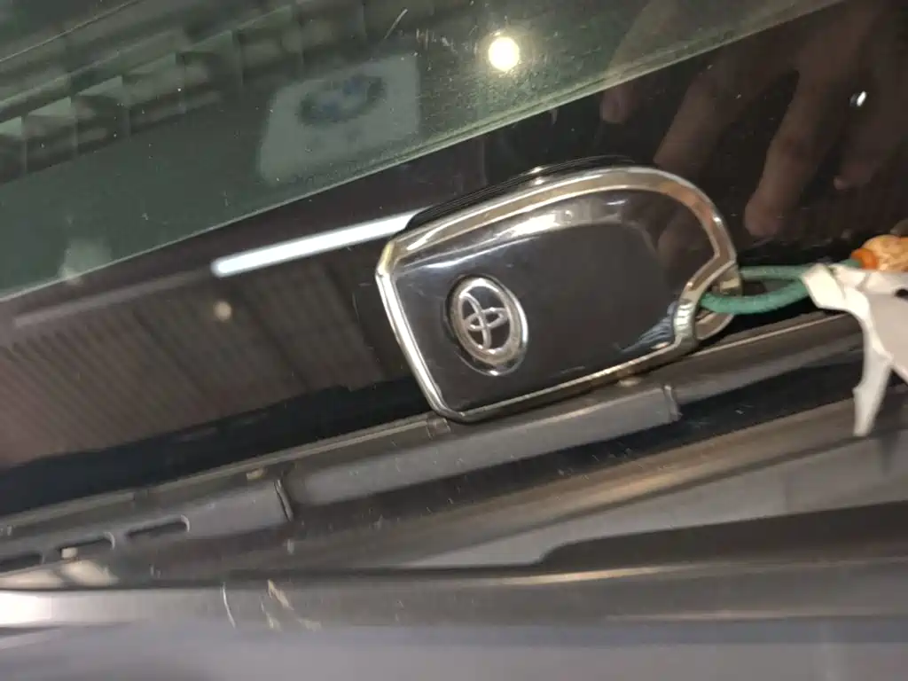 Toyota Yaris L — фото 9