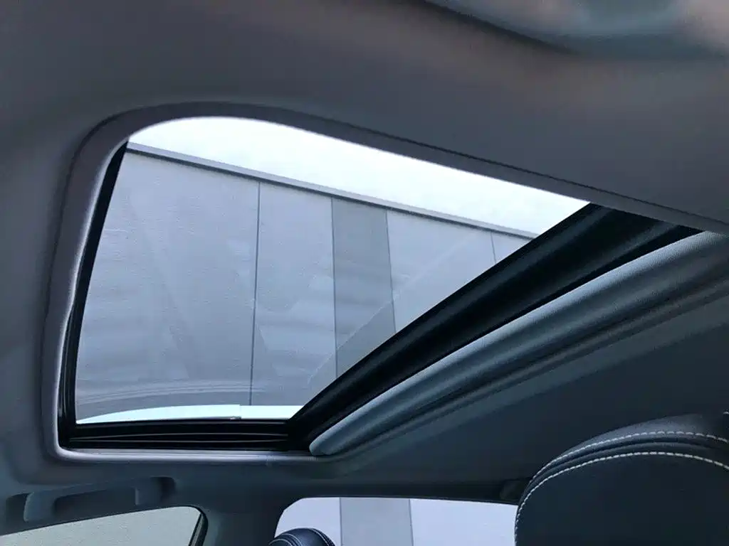 Toyota RAV4 — фото 13