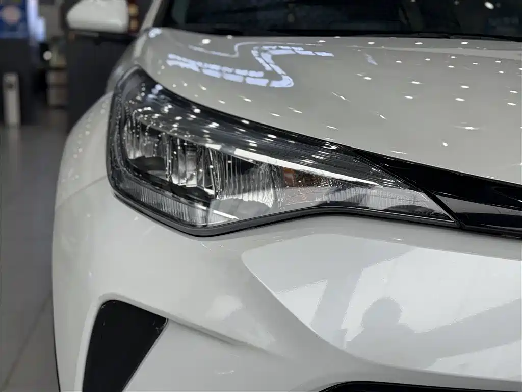 Toyota C-HR — фото 13