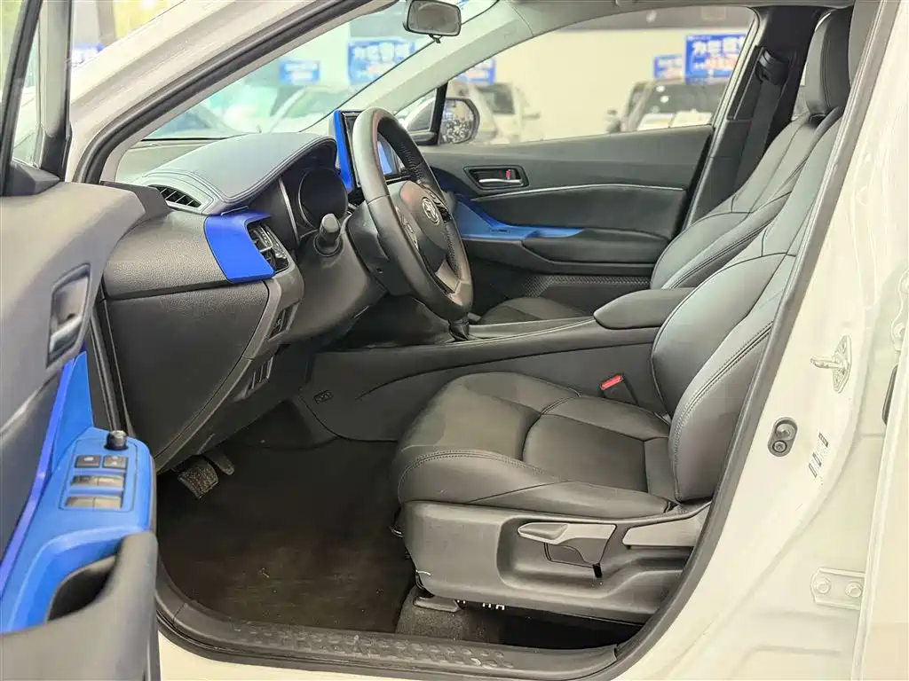 Toyota C-HR — фото 20