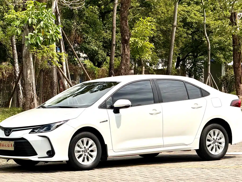 Toyota Corolla — фото 2