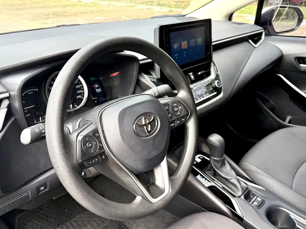 Toyota Corolla — фото 10