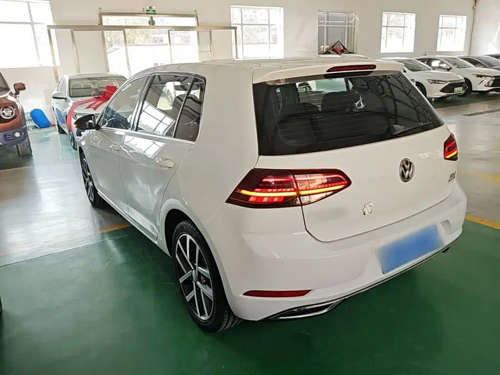 Volkswagen Golf — фото 5