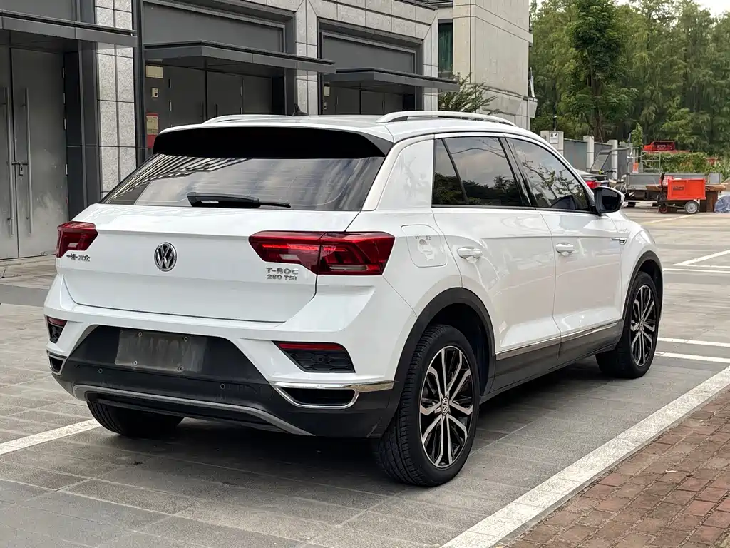 Volkswagen T-Roc — фото 4
