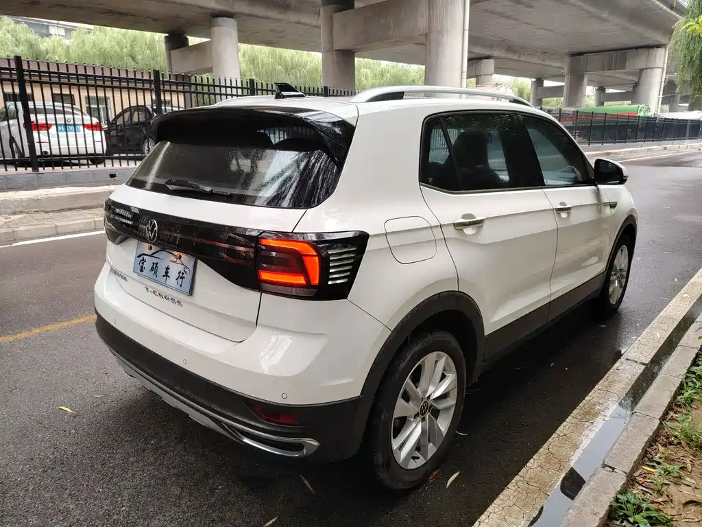 Volkswagen T-Cross — фото 14