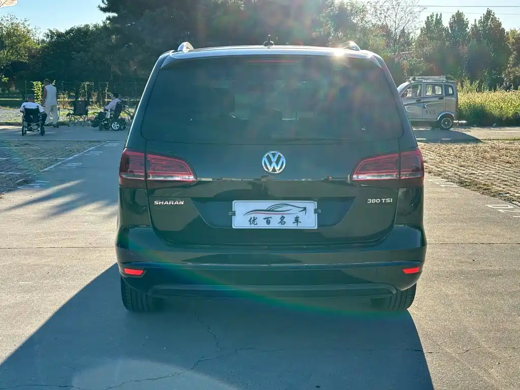 Volkswagen Sharan — фото 5