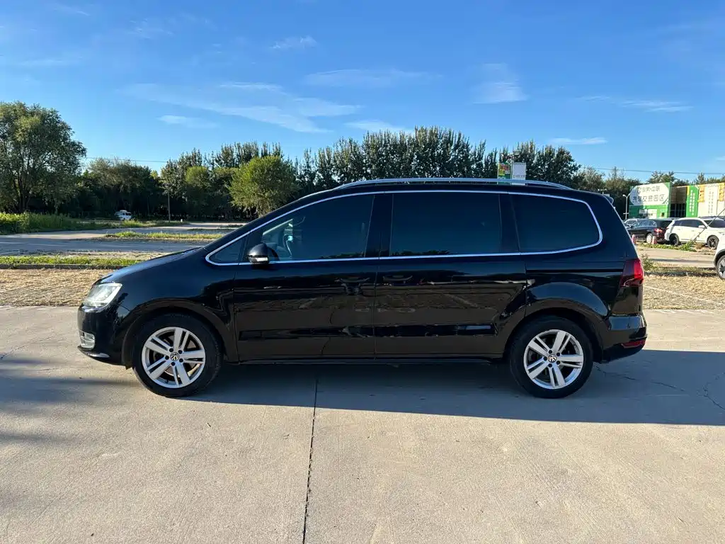 Volkswagen Sharan — фото 7