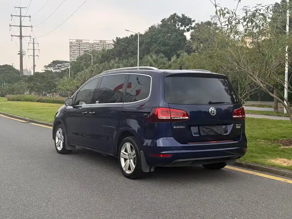 Volkswagen Sharan — фото 14