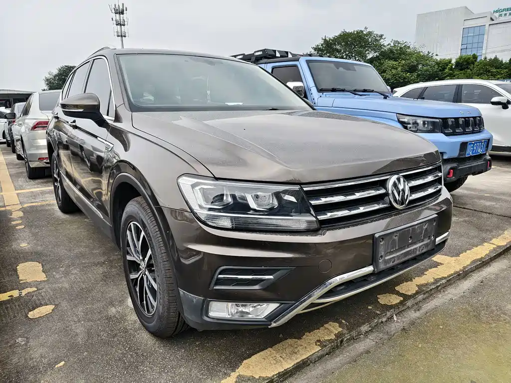 Volkswagen Tiguan L — фото 3