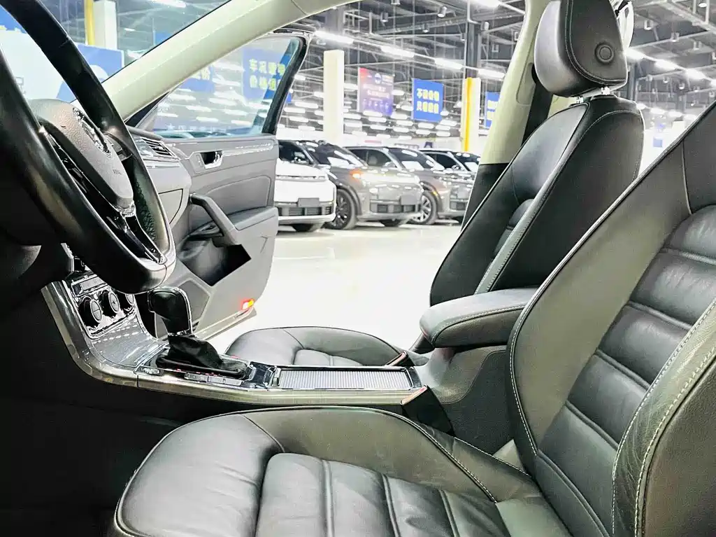 Volkswagen Passat — фото 5