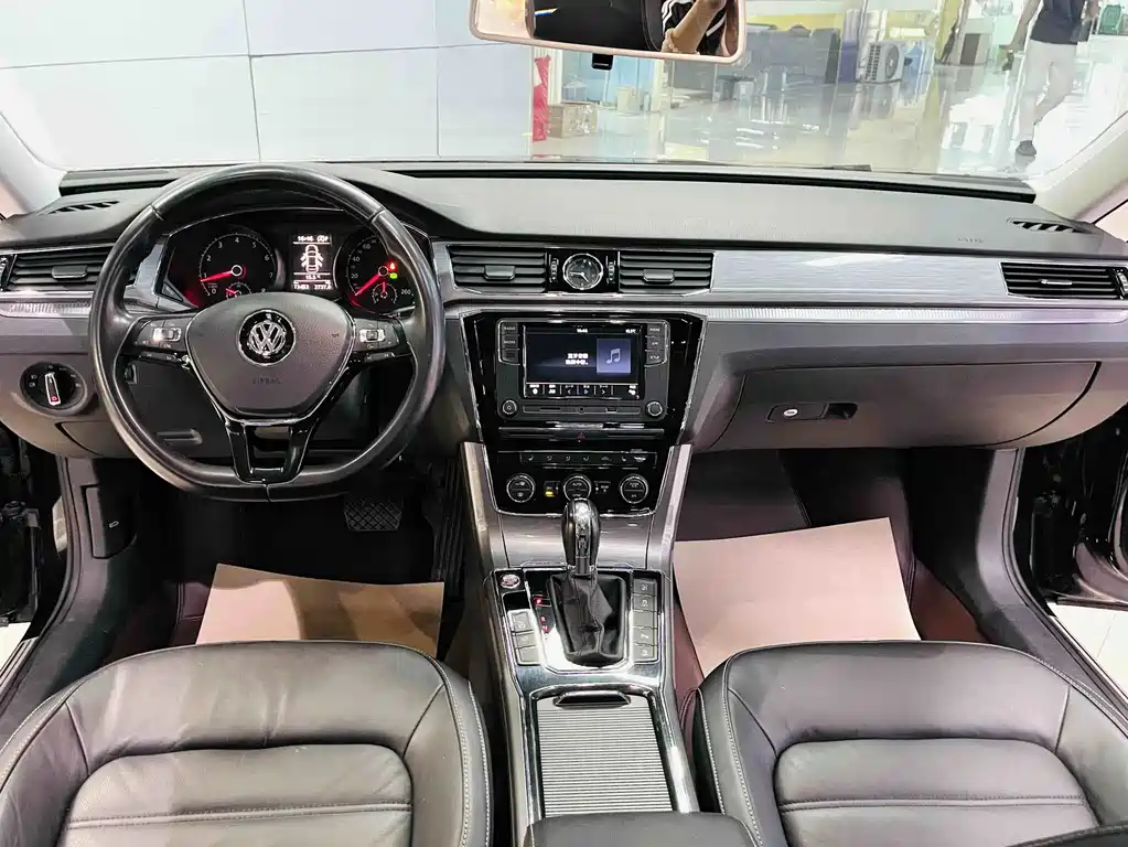 Volkswagen Passat — фото 9