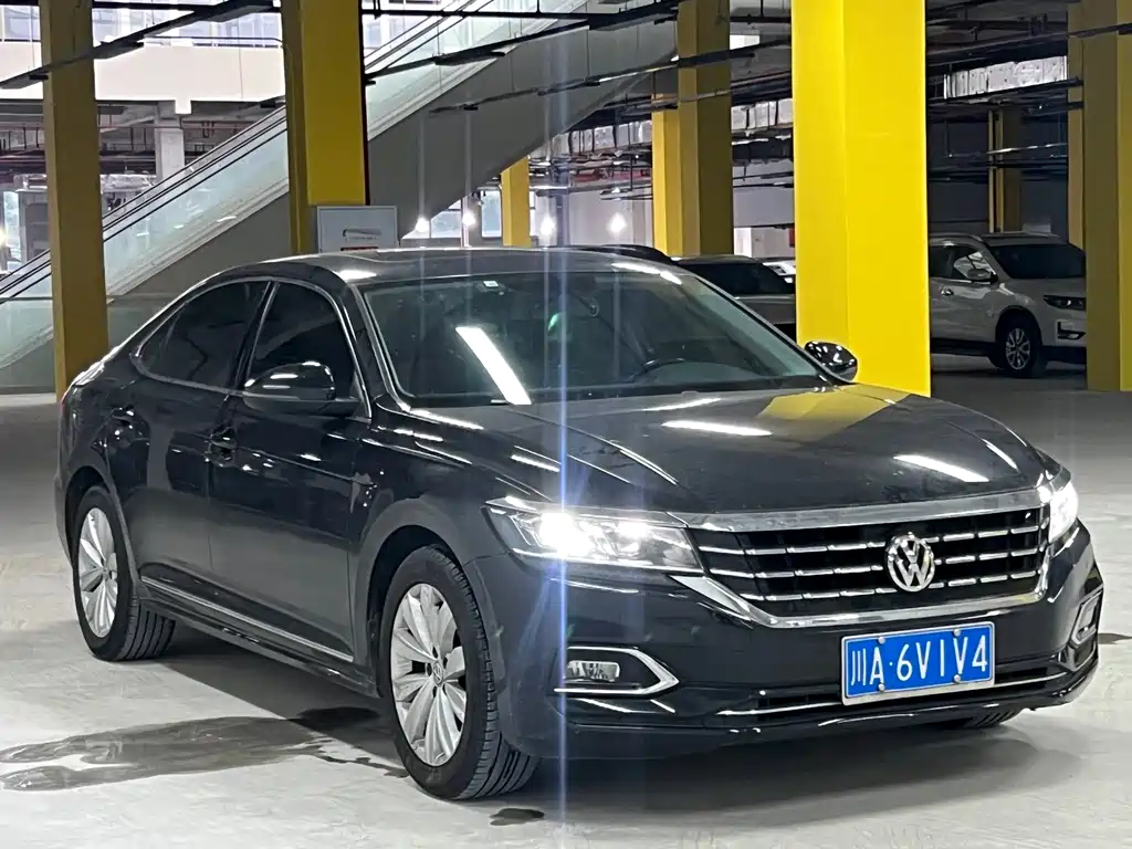 Volkswagen Passat — фото 3