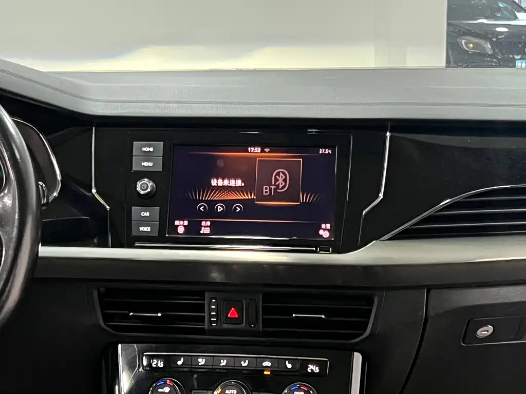 Volkswagen Passat — фото 10