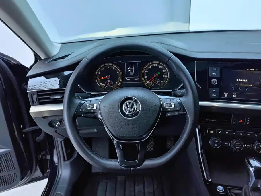 Volkswagen Passat — фото 14