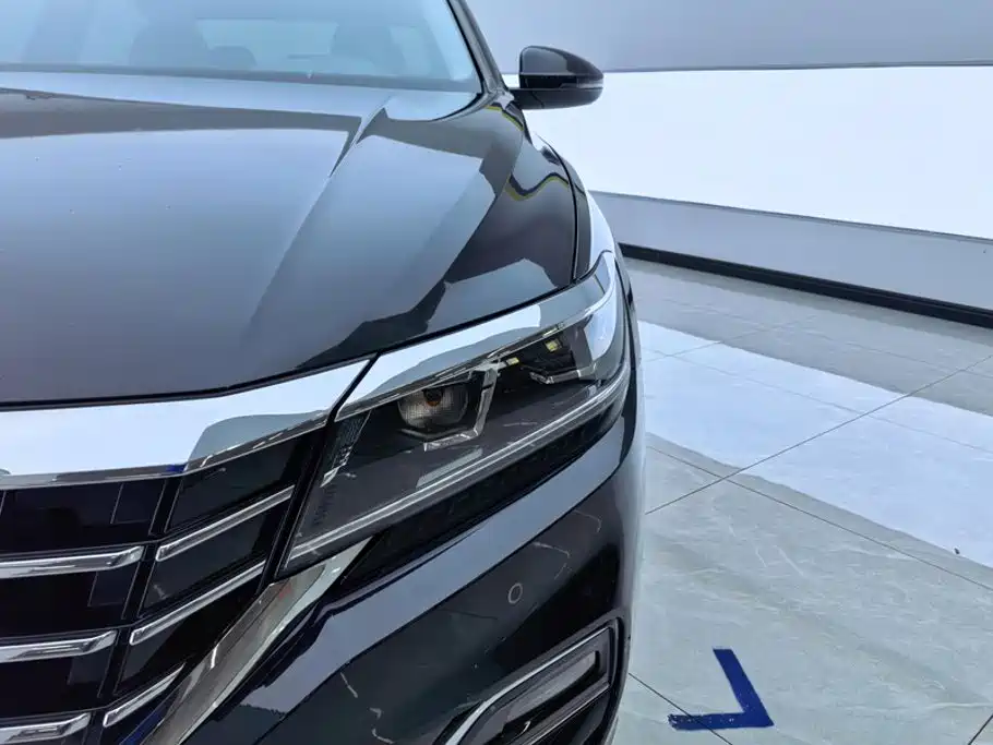Volkswagen Passat — фото 5