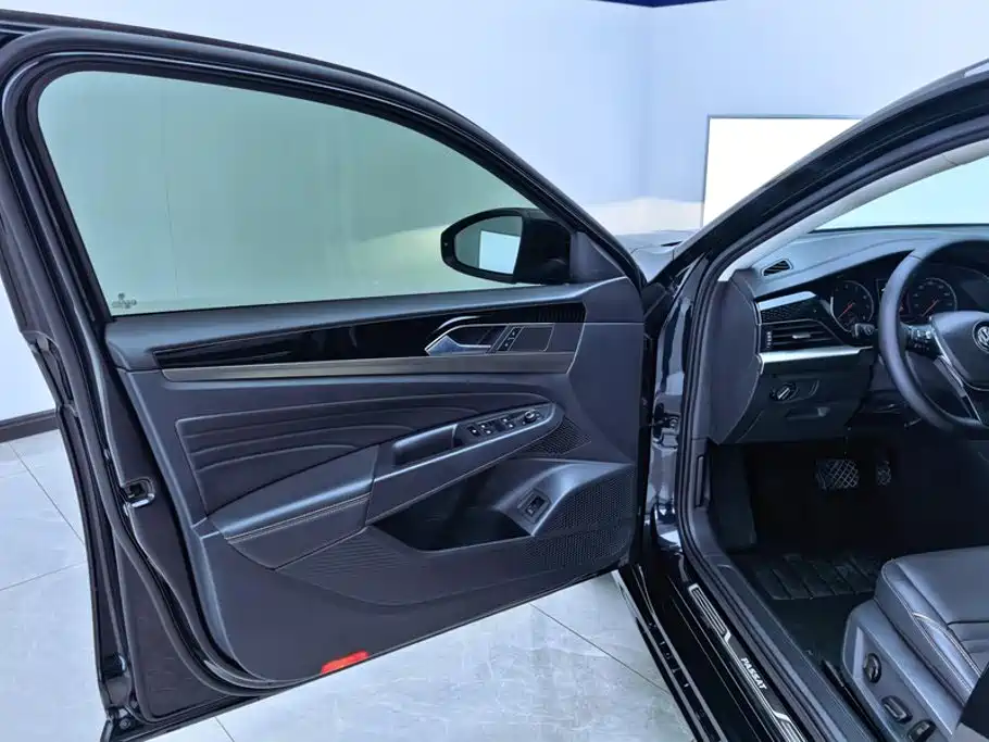 Volkswagen Passat — фото 7